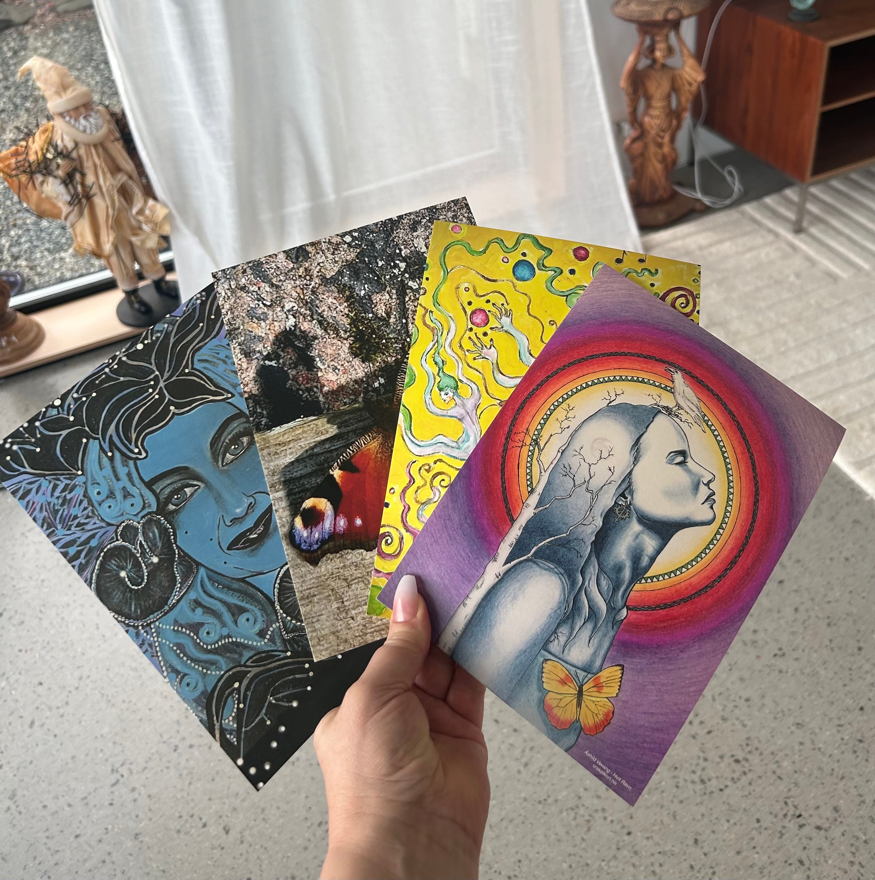 Pack of four beautiful images from Heart to Heart